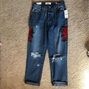 Pacsun nwt mom jeans with rose embroidery decal